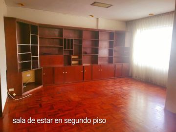 ENCANTADORA CASA EN MIRAFLORES