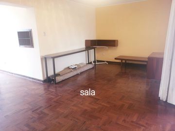 ENCANTADORA CASA EN MIRAFLORES
