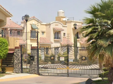 Casa en condominio en remate ubicada Ojo de Agua Edo. Méx.