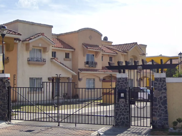 Casa en condominio en remate ubicada Ojo de Agua Edo. Méx.