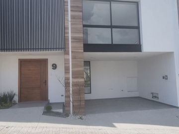 Hermosa casa nueva en venta parque milán