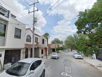 ¡ Casa En Venta ! (Remate) - Miravista Residencia, Cd. General Escobedo, N. L.