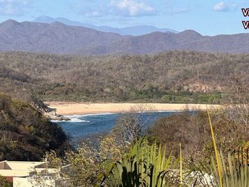 Casa con vista al mar, alberca, elevador, en venta Residencial Conejos Huatulco