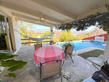 Casa con vista al mar, alberca, elevador, en venta Residencial Conejos Huatulco