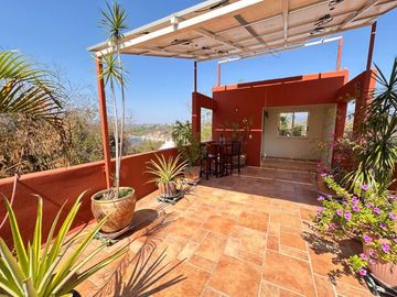 Casa con vista al mar, alberca, elevador, en venta Residencial Conejos Huatulco