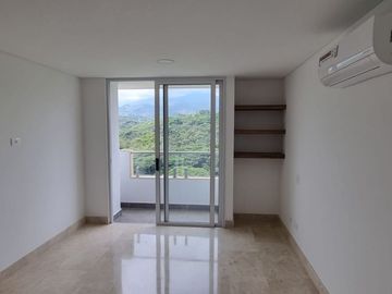 VENTA DE APARTAMENTO EN CIUDAD JARDÍN CON HERMOSA VISTA, 8 PISO.
