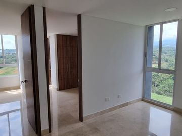 VENTA DE APARTAMENTO EN CIUDAD JARDÍN CON HERMOSA VISTA, 8 PISO.