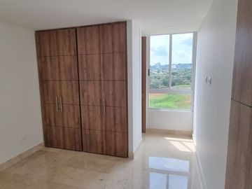 VENTA DE APARTAMENTO EN CIUDAD JARDÍN CON HERMOSA VISTA, 8 PISO.