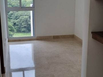 VENTA DE APARTAMENTO EN CIUDAD JARDÍN CON HERMOSA VISTA, 8 PISO.