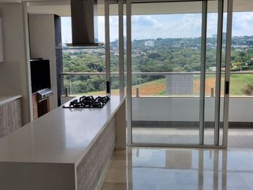 VENTA DE APARTAMENTO EN CIUDAD JARDÍN CON HERMOSA VISTA, 8 PISO.