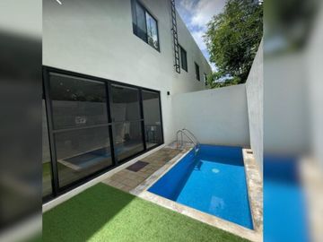Casa con alberca privada en venta, Huayacán, Cancún