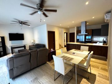 Casa con alberca privada en venta, Huayacán, Cancún