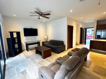 Casa con alberca privada en venta, Huayacán, Cancún