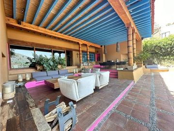 PROPIEDAD EN VENTA EN AVANDARO