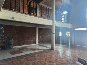 EDIFICIO EN VENTA EN TOLUCA, 1000 METROS CONSTRUCCIÓN INCLUYE 2 DEPARTAMENTOS 9 MILLONES EJIDO