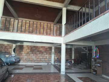 EDIFICIO EN VENTA EN TOLUCA, 1000 METROS CONSTRUCCIÓN INCLUYE 2 DEPARTAMENTOS 9 MILLONES EJIDO