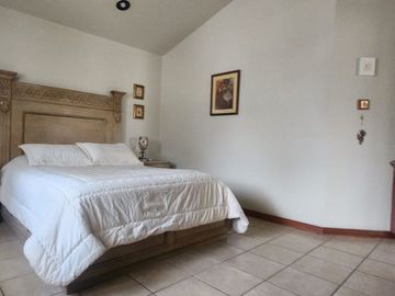 CASA EN VENTA JARDINES DE GUADALUPE