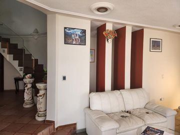 HERMOSA RESIDENCIA EN VENTA MUY AMPLIA