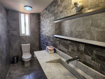 HERMOSA RESIDENCIA EN VENTA MUY AMPLIA