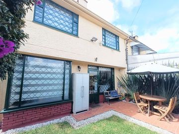 HERMOSA CASA EN VILLA MAGDALA- 100% REMODELADA