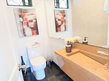 HERMOSA CASA EN VILLA MAGDALA- 100% REMODELADA