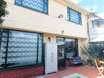 HERMOSA CASA EN VILLA MAGDALA- 100% REMODELADA