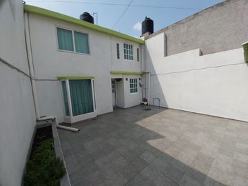 BONITA CASA EN EXCELENTE UBICACION