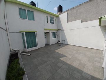 BONITA CASA EN EXCELENTE UBICACION