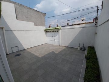 BONITA CASA EN EXCELENTE UBICACION