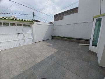 BONITA CASA EN EXCELENTE UBICACION