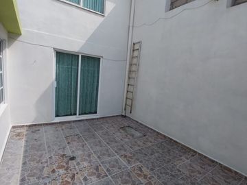 BONITA CASA EN EXCELENTE UBICACION