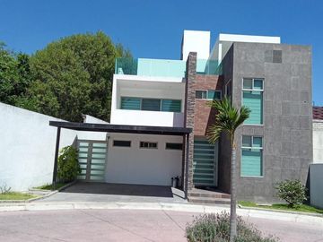 Hermosa Casa Residencial Ixtapan. Ixtapan de la Sal, Edo. de México.