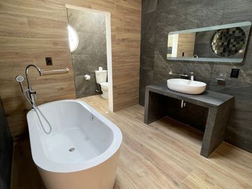EXCELENTE Y HERMOSA CASA EN FRACCIONAMIENTO NUEVA