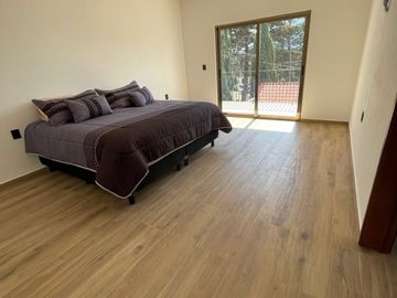 EXCELENTE Y HERMOSA CASA EN FRACCIONAMIENTO NUEVA