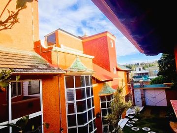 ¡¡Casa en Fuentes de Morelia en VENTA  La casa Cuenta con un Amplio Jardín & Chapoteadero!!
