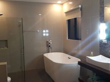 Single Detached House and Lot Along Daang Hari
