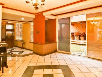 ¡¡Casa en Fuentes de Morelia en VENTA        La casa Cuenta con un Amplio Jardín & Chapoteadero!!   La casa está ubicada en la col. Fuentes de Morelia