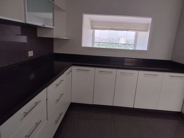 IMPECABLE DPTO EN VENTA EN CERROS DE CAMACHO