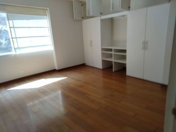 IMPECABLE DPTO EN VENTA EN CERROS DE CAMACHO