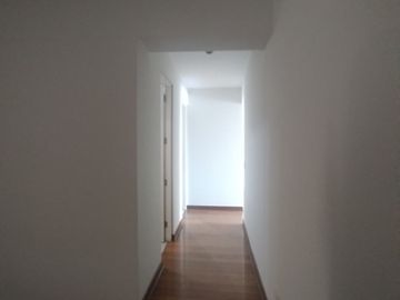 IMPECABLE DPTO EN VENTA EN CERROS DE CAMACHO