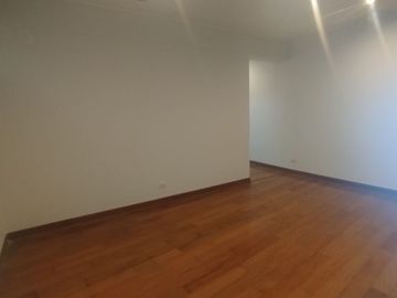 IMPECABLE DPTO EN VENTA EN CERROS DE CAMACHO