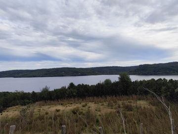 Parcela con casa, excelente vista a Lago Natri, sector Miraflores