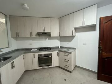 ¡Amplio Departamento En Alquiler En San Borja!