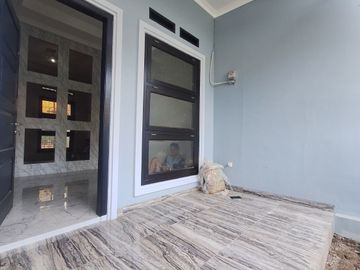 Rumah baru siap huni di komplek pondok kelapa jakarta timu r