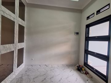 Rumah baru siap huni di komplek pondok kelapa jakarta timu r