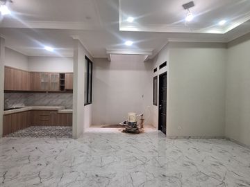 Rumah baru siap huni di komplek pondok kelapa jakarta timu r