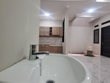 Rumah baru siap huni di komplek pondok kelapa jakarta timu r