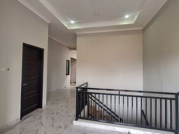 Rumah baru siap huni di komplek pondok kelapa jakarta timu r