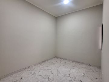 Rumah baru siap huni di komplek pondok kelapa jakarta timu r