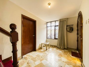 Oportunidad!!!! Se Vende Hermosa Casa En Esquina - La Molina